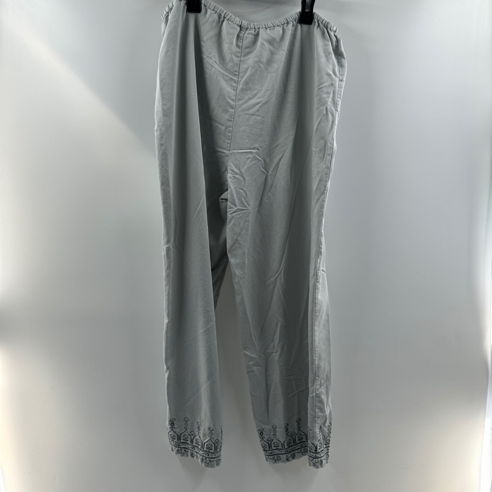 Victoria’s Secret Light Grey Pajama Pants | Embroidered Hem | Size Medium - Picture 6 of 6